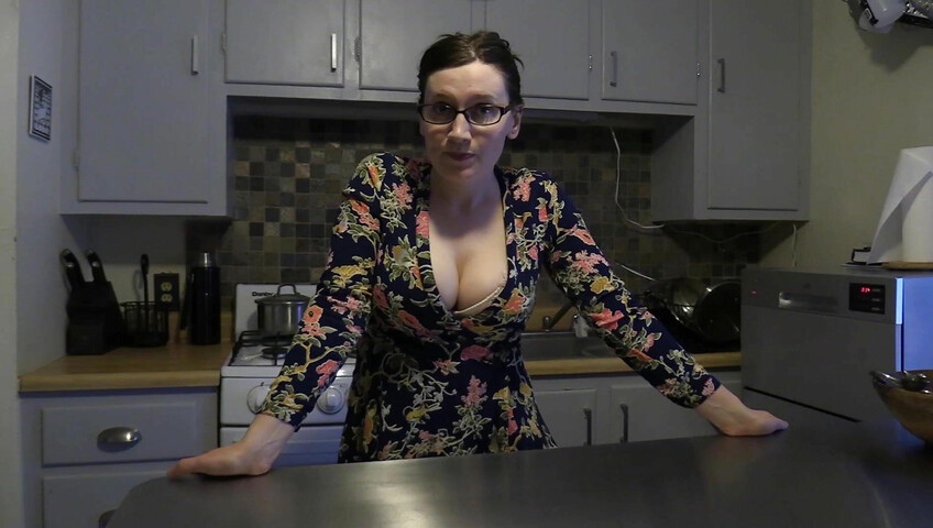 Bettie Bondage - A Hard Lesson With Mommy