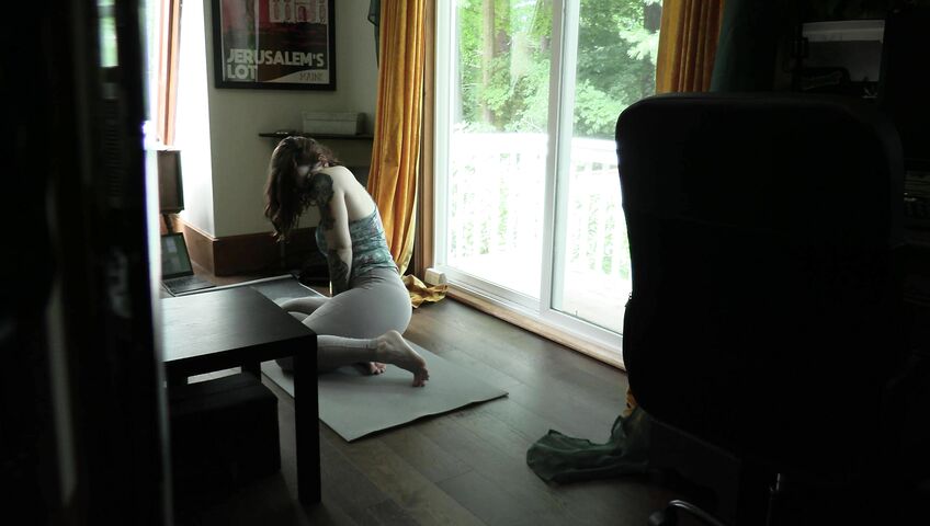 Bettie Bondage - Mom's Quarantine Yoga