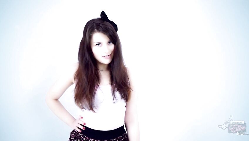 Princess Ellie Idol - Landlady wants your ass