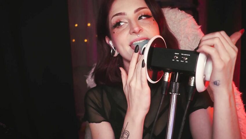 Mewlies ASMR - Patreon Exclusive  Blue-Tongue Ear Licking Just for You
