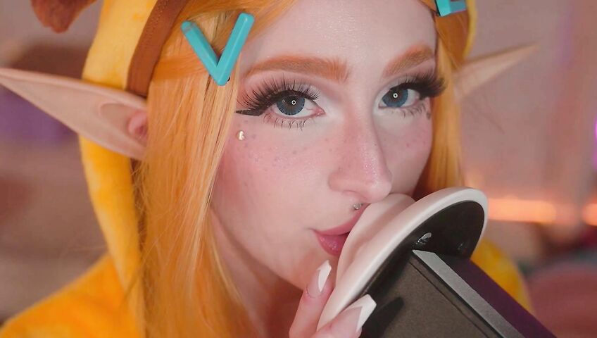 Mewlies ASMR - Sensual Ear Eating