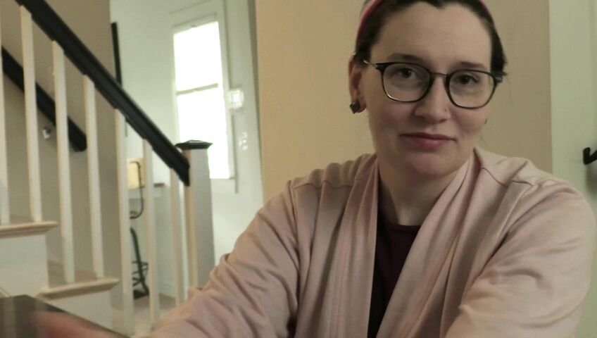 Bettie Bondage - Staying with Mom 4K