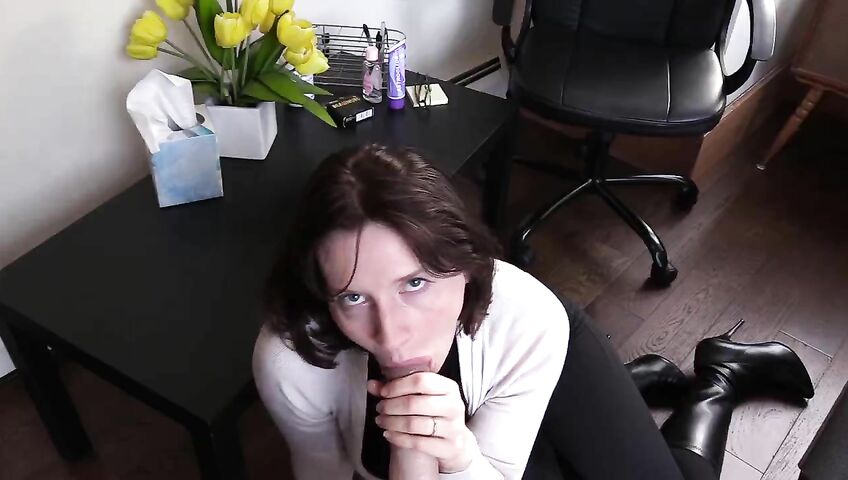 Bettie Bondage XXX - Free Use Office Slut Deepthroats Dick