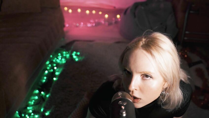 thesounds_of_girls ASMR - Intense Licking Blue Yeti