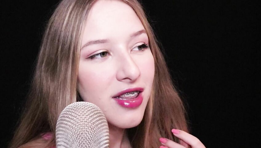 Diddly ASMR - Up close finger sucking ASMR