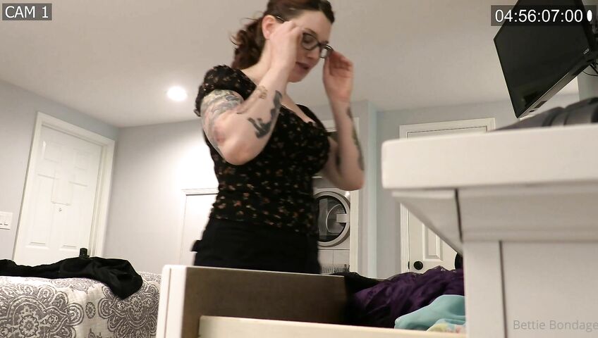Bettie Bondage - Mommy Roleplay