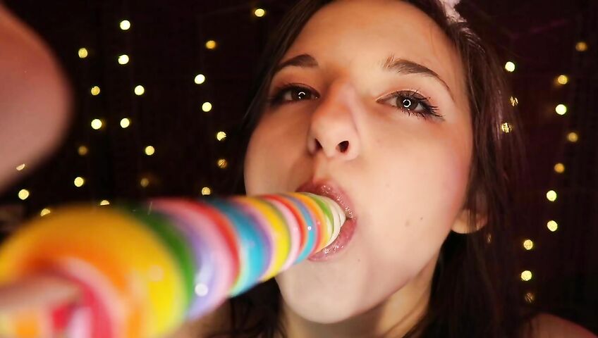 AftynRose ASMR - Bunny girl suckin on a looong lollipop