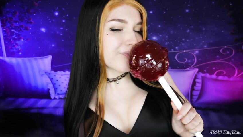 Kitty Klaw ASMR - Licking lollipop
