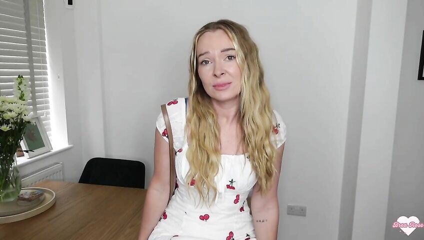 Brea Rose - Lingerie loving Sis moves in